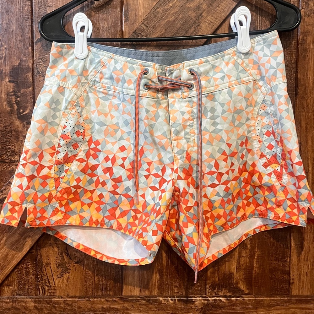 Columbia women’s Omni-shield sun protection swim fishing shorts sz‎ 4 EUC
